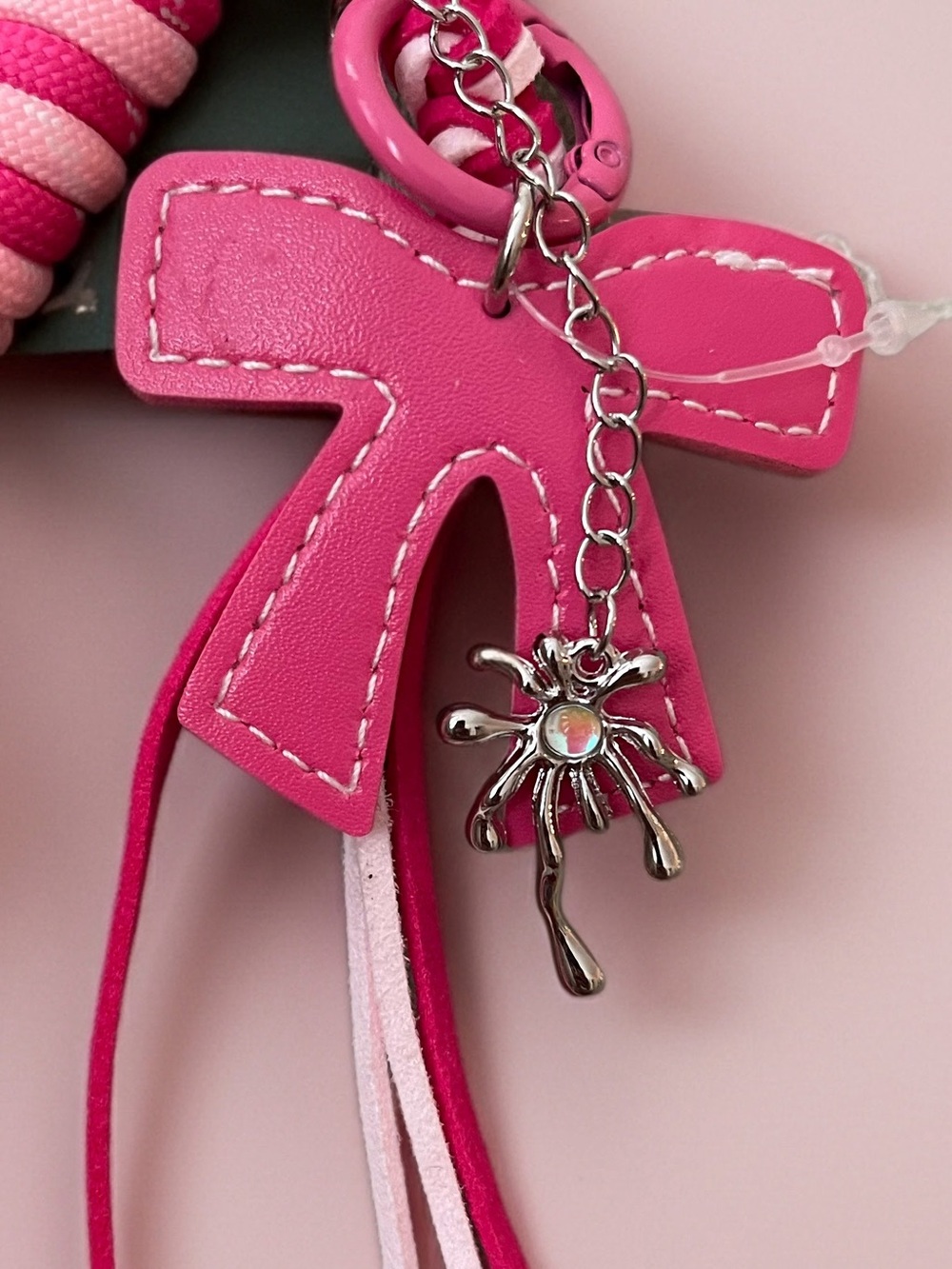 Kids BACK 2 SCHOOL - Pink Bow Kids Bag Charm - Pink Tassel Keychain - Picture 2 of 3